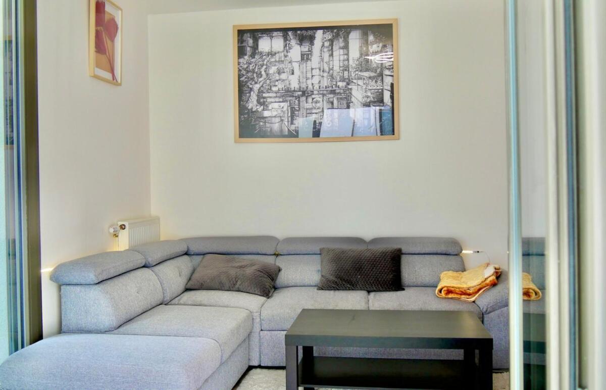 Apartment Skyline *